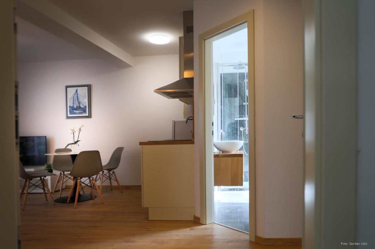 Apartments And Rooms Luan 罗维尼 外观 照片